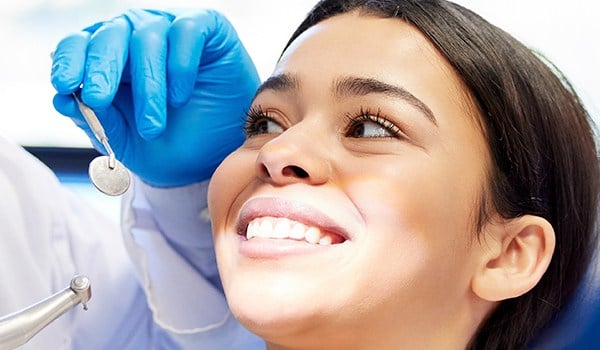 Avances y competencias en estética dental para higienistas