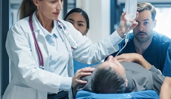 Curso Universitario en Evaluación y Manejo Avanzado de Emergencias Médicas Agudas y Críticas