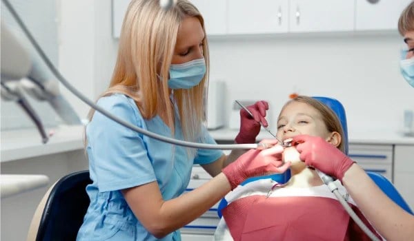 Curso Universitario en Odontopediatría Clínica Avanzada con Enfoque Perinatal y Primera Infancia