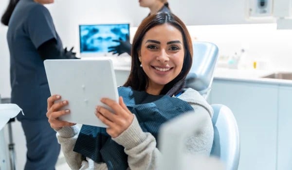 Curso Universitario Superior en Clínica Estética y Patología Oral Aplicada para Higienistas y Odontólogos