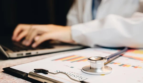 Curso Universitario en Gestión Administrativa en Entornos Sanitarios