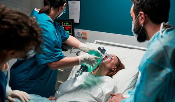 Experto Universitario de Posgrado en Enfermería en el SVA y Paciente Crítico