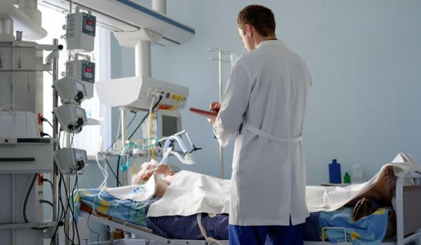 Máster de Formación Permanente en Enfermería de Cuidados Críticos y Emergencias