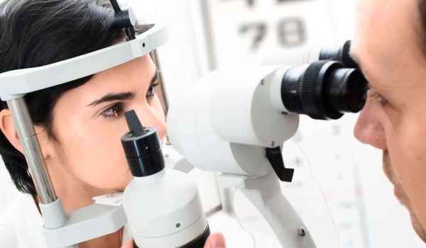 Experto universitario internacional en oftalmología y ciencias de la visión