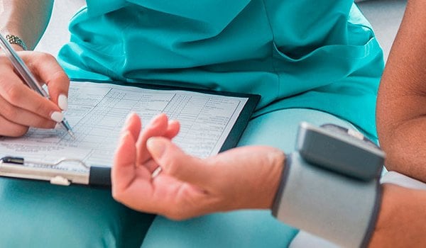 Especialista Universitario en Procesos e Intervenciones Enfermeras en Cuidados Generales