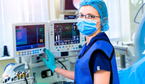 Curso Superior Universitario en atención y cuidados en las unidades de urgencias y emergencias