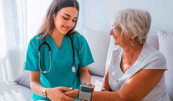 Curso Superior Universitario en Auxiliar de enfermería