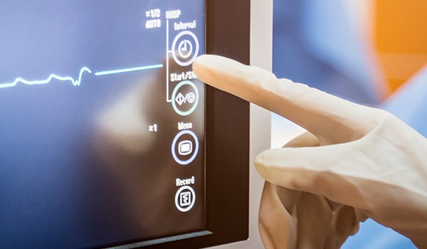 Curso Superior Universitario en Actualización en Cuidados Intensivos Enfermeros