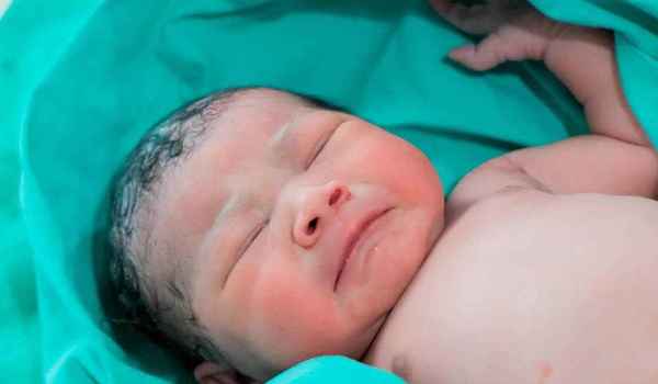 Curso Superior Universitario en Enfermería Neonatal