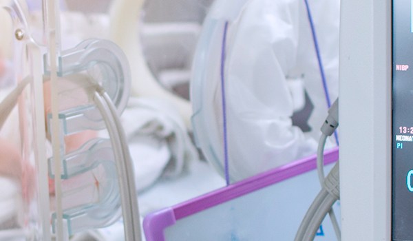 Máster de Formación Permanente en Cuidados Intensivos Neonatales y Enfermería Pediátrica