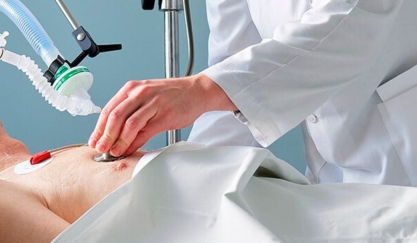 Curso de Atención y Cuidados a Pacientes Críticos