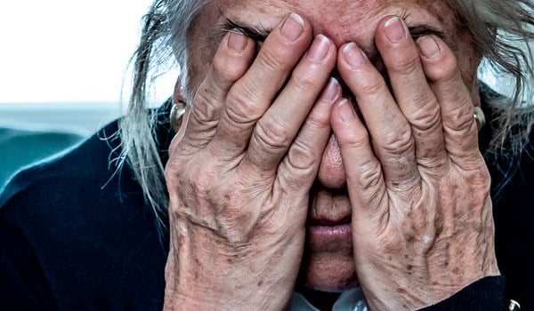 Curso Universitario en La Relación entre la Enfermedad Pluripatológica Crónica de Salud Mental en el/la Anciano/a y su Ingreso Residencial