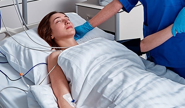 Máster de Formación Permanente en Enfermería de Cuidados Críticos y Emergencias