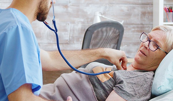 Curso Universitario en La Humanización en los Cuidados al Paciente por el Personal Sanitario