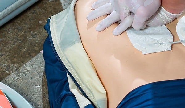 Curso Superior Universitario en Desfibrilador Semiautomático