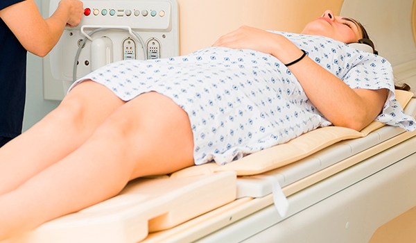 Curso Universitario en Resonancia Magnética Nuclear y TAC