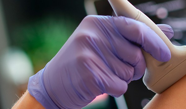 Certificado Universitario en Enfermería Pediátrica: Enfermedades Reumatológicas y Cuidados en Huesos y Articulaciones