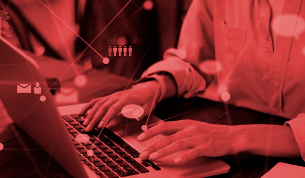 Curso Universitario en Estrategias de Comunicación Moderna