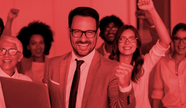 Curso Universitario en Emprendimiento en Acción: De la Idea al Negocio Exitoso