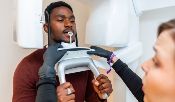 Curso Universitario en Endodoncia Avanzada: Microscopía Clínica, Retratamiento y Tecnología 3D