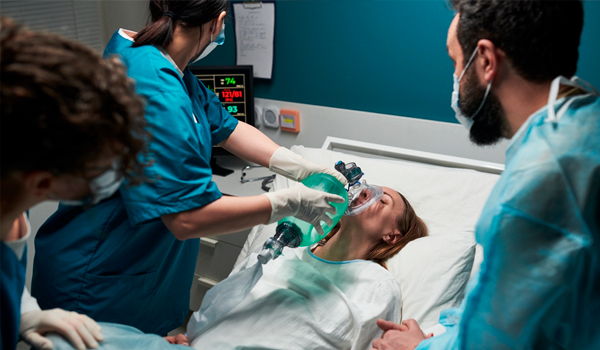 Experto Universitario de Posgrado en Enfermería en el SVA y Paciente Crítico