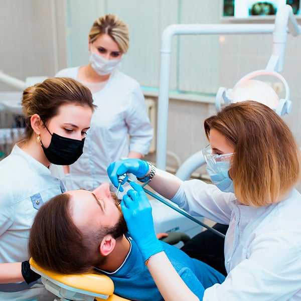 Curso Universitario en Higienista dental: Estrategias para Detectar a Tiempo Problemas Orales