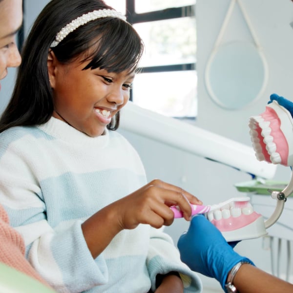 Curso Universitario en Odontopediatría Moderna: Prevención, Diagnóstico y Tratamiento en Niños y Adolescentes